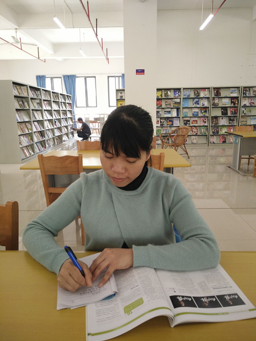 我院2012级本科生廖雪梅同学