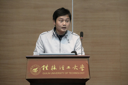 学院党委副书记张瑞讲话
