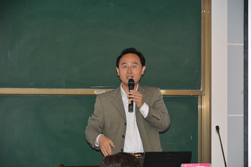 姜世雄主任作报告